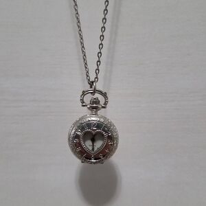 American Eagle Outfitters Silver Necklace with Heart Pendant